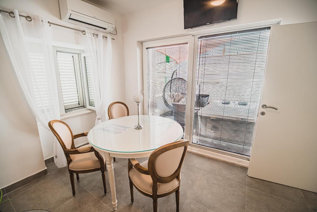 Downtown Luxury Apartments With Hot Tub Vodice Zewnętrze zdjęcie