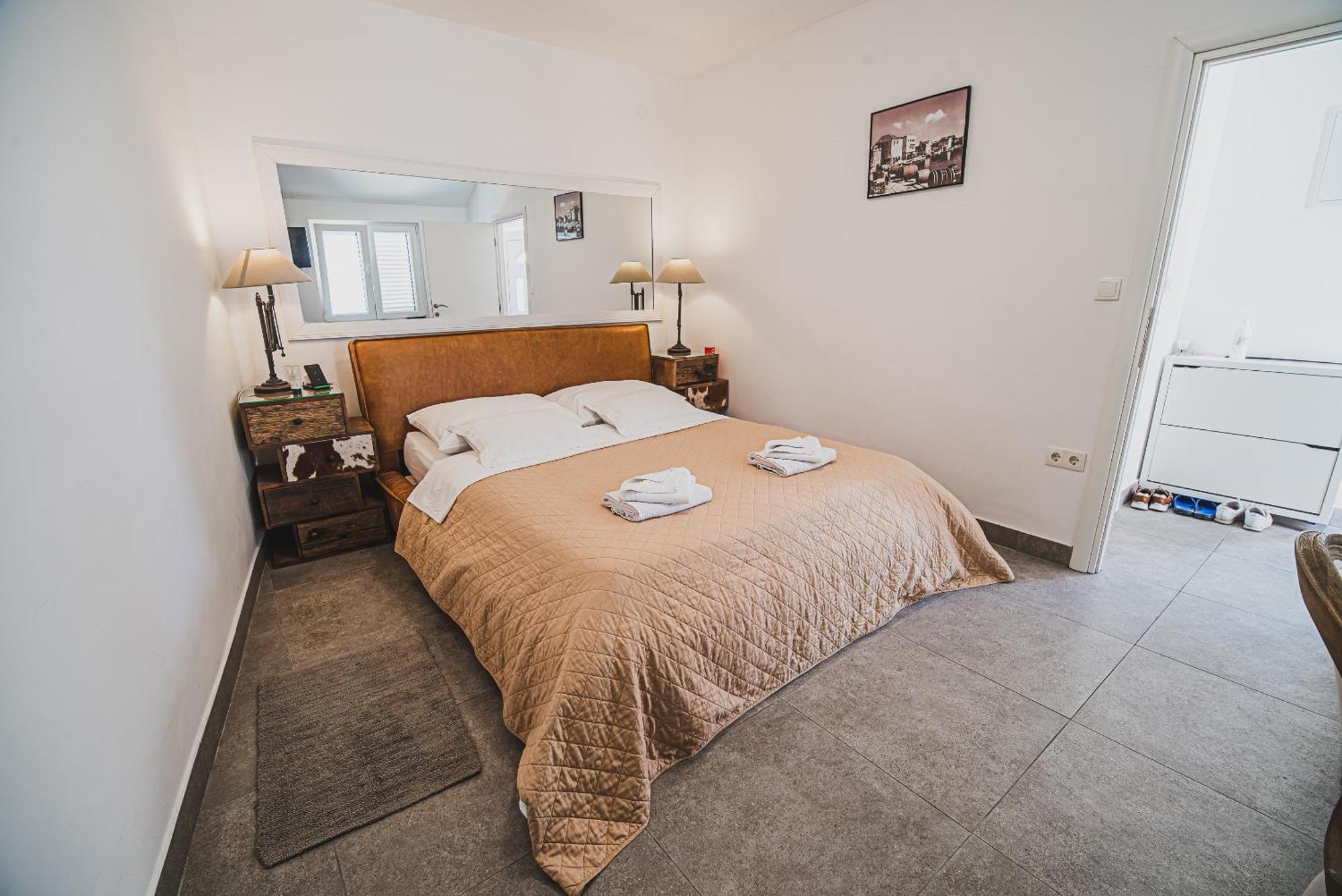Downtown Luxury Apartments With Hot Tub Vodice Pokój zdjęcie